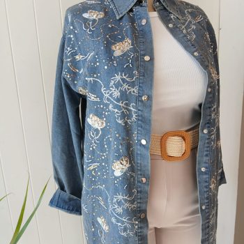 CAMISA JEANS BORDADA CON LENTEJUELAS